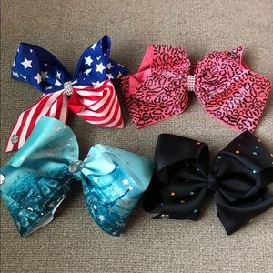 4 American Girl hair bows